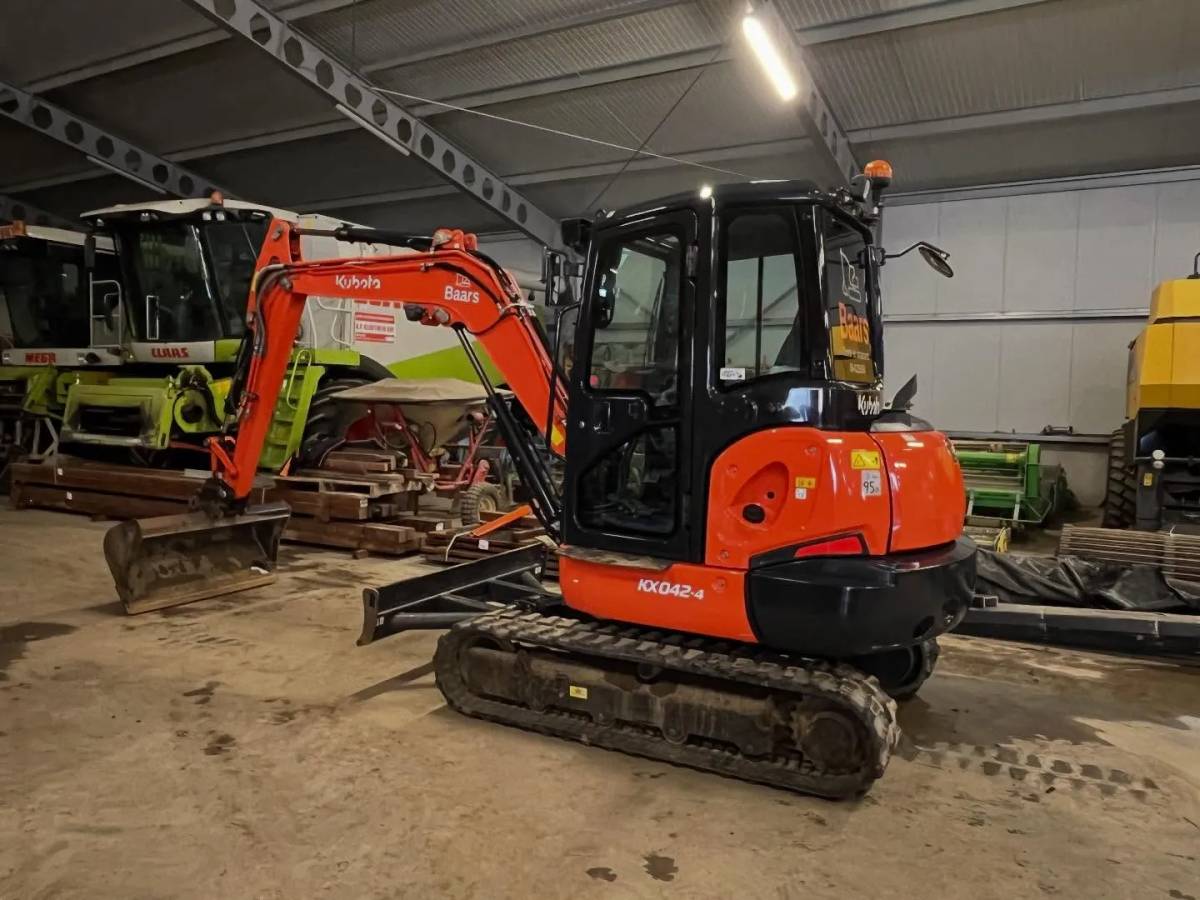 Kubota KX042-4 minigraver